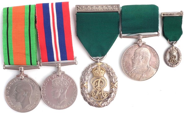 Major J R Thomas Territorial Decoration and other medals 